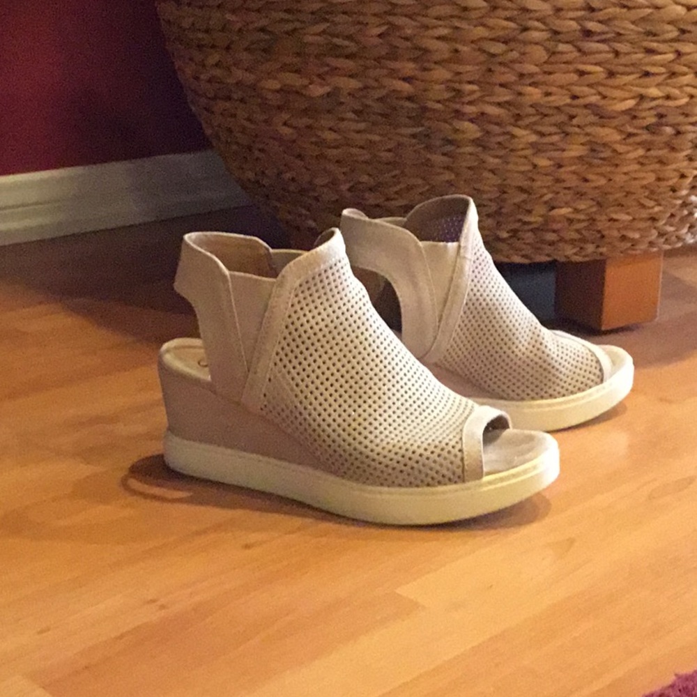 Sofft wedge sandals